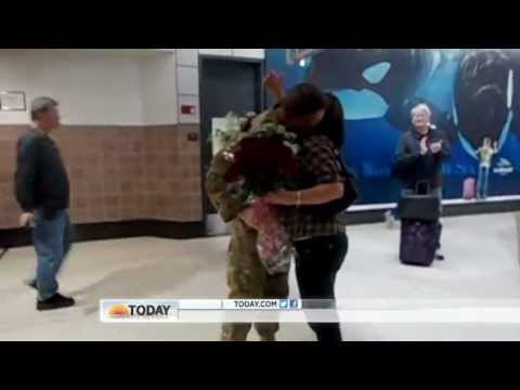 Video: Strangers Help Soldier Surprise Wife