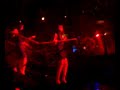 She discoteca - Un vestit negre massa curt que balla sol She discoteca - Un vestit negre massa curt que balla sol