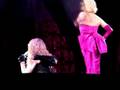 videos de Madonna - She's Not Me - Detroit - Sticky & Sweet Tour