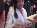 videos de Padma Lakshmi - Signing Autographs at Austrailia Premiere in NYC