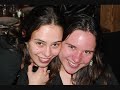 je ne sais pas vraiment pourquoi je la met en ligne cette vid�o, car finalement je me rend compte qu'elle n'est plus vraiment repr�sentative de la situation...
j'ai voulu m'y prendre � l'avance, j'ai eu si peur qu'elle ne soit pas pr�te � temps, et pourtant je me suis plant�e! je l'ai faite bien trop t�t, depuis ce temps de 