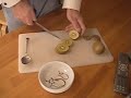 キウイの皮のきれいな剥き方