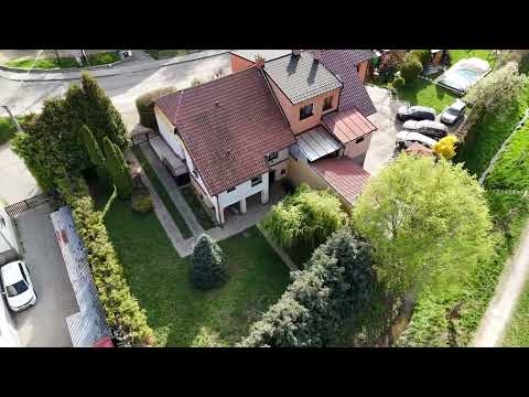 Video Starší rodinný dům 3+1 u Brna, se zahradou u potoka