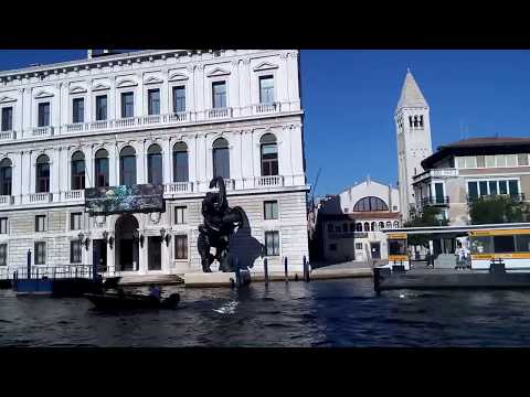 Venedig - Vaporetto-(Wasserbus)-Fahrt - Canal Grande  ...