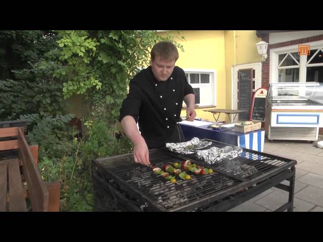 Gegrilltes Hechtfilet mit Rosmarinkartoffeln und Gemüsespieße