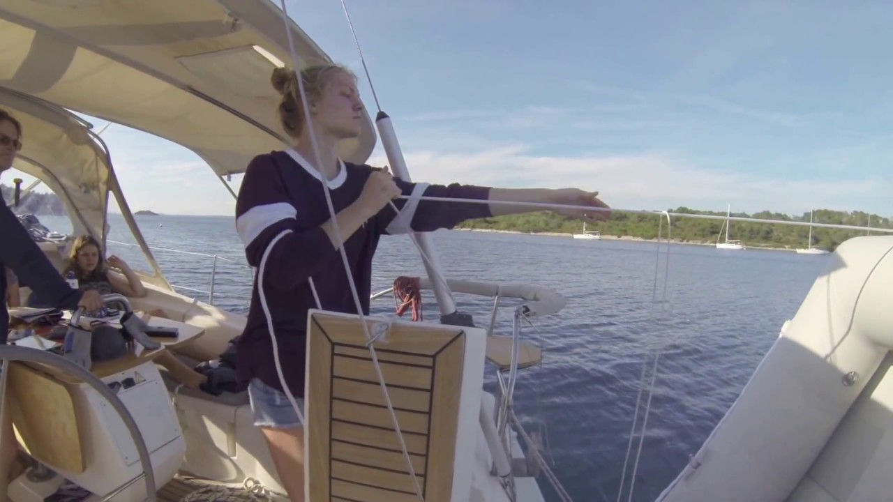 Montaje de motores fueraborda - también posible para las mujeres