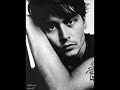 he is a great actor and he also looks great!!!!! ;)