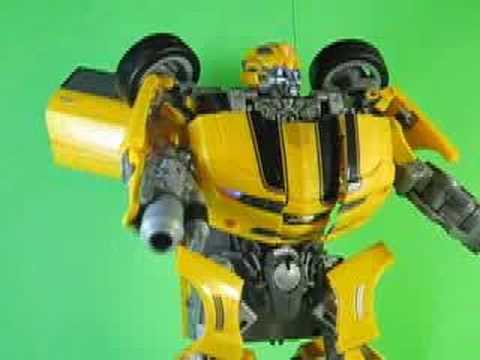 MovieUltimate - This video is more live action than animation. Ultimate Bumblebee isn't really that poseable, and his large size made it difficult to keep everything in the ...