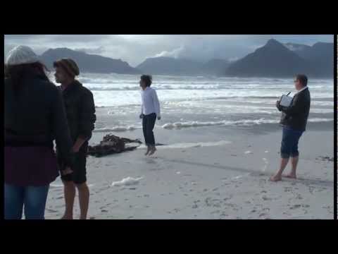 Agter die skerms van Chris Chameleon se ‘As Jy Weer Skryf’ video