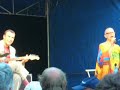 desirless en train de chanter 