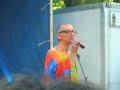 desirless en train de chanter 