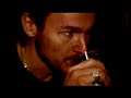 Floris van Bommel-groene sneaker videoclip
