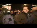 Reportage Anglais, en compagnie des CRS, sur les Hooligans du Paris Saint Germain ( PSG ) et plus particulièrement ceux du Kop Of Boulogne ( KOB ) en déplacement à Manchester pour le match Manchester United - Paris Saint Germain .