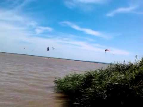 imotka - Kite and windsurfers on Lake Fertő (Hungary). Fertő tavon kite és wind szörfösök.