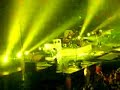 Matt Bellamy of Muse making noise.