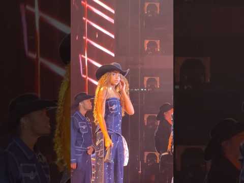 The New Jersey Crowd Got Blue Ivy Shook 😆👏🏾🙌🏾 #tamtonight