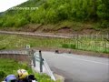 una serie di incidenti montati in un simpatico filmato, fortunatamente nessuno si fa veramente male ma occorre meditare.