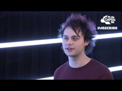 5SOS - Face To Face - Ashton Vs. Michael - What Was Your First Cat?