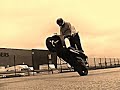 scooter stunts op het indestrie uden