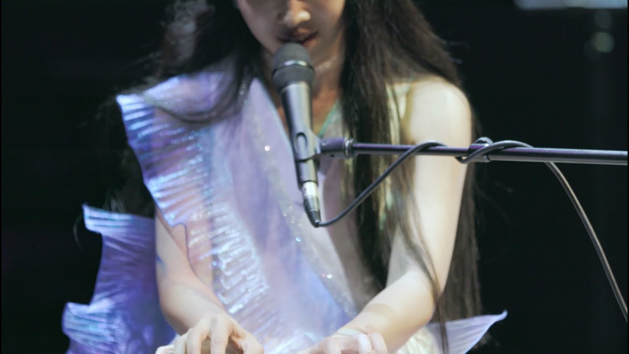 Ichiko Aoba with 12 Ensemble (青葉市子) - "Amuletum", "Hello"2曲のライブ映像を公開 (2022.09.03 Milton Court Concert Hall, London, UK) thm Music info Clip