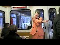 Stewardess in der Schwebebahn in Wuppertal