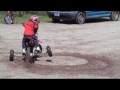 videos de Max, almost 3, doing dirt bike donuts - 6 01 2009