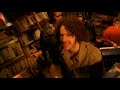 Bekijk muziek clip van Freundeskreis met Leg dein Ohr auf die Schiene der Geschichte