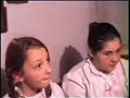 Josip Cugovčan objašnjava djeci Osnovne škole iz Podravskih Sesveta o starim božićnim običajima.
