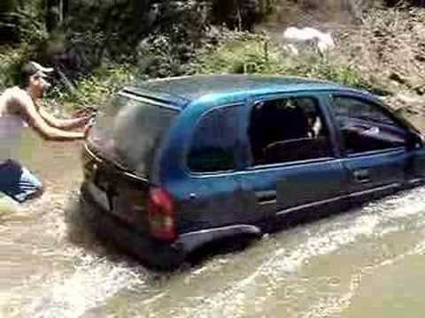 Ein Corsa geht baden :: Das würde man dem Opel Corsa nicht zu trauen. Ohne irgendwelche anstalten fährt dieser Tuner in diesem Auto Video mit seinem... Ein Corsa geht baden - Das würde man dem Opel Corsa nicht zu trauen. Ohne irgendwelche anstalten fährt dieser Tuner in diesem Auto Video mit seinem...