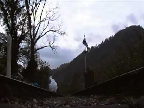 how to get to llangollen by train