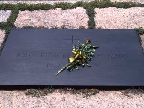 JFK - This interview with the mobster Roderick MacKenzie is the second one broadcasted on radio. It´s twice as long as the first interview broadcasted in 2010. Thi...