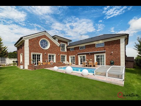 Video Vila na prodej, 327 m2, zahrada, terasa, bazén, garáž, Na Myšině, Praha 9 - Horní Počernice