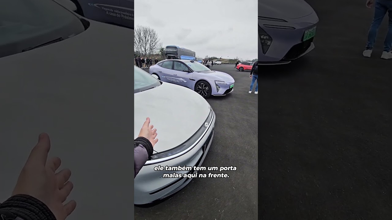 Porta malas abrindo assim vocês nunca viram...