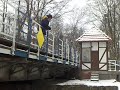 Giżycko: Kacze i łabędzie kupry nie przymarzną do lodu