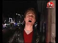 duncan townsend - go go
balconytv.de 18/03/2008
pr�sentiert von lars kaufmann
ein mann der ersten , zweiten und auch noch der vierzehnten stunde ist heute bei uns auf dem balkon - denn so viele stunden balkonunterhaltung (14,3 um genau zu sein) haben wir seit unserem start am 1. september produziert!! ein grund zu feiern! ich h�re die virtuellen korken knallen und die internetgemeinde jubeln: 200 folgen b�lllkonieee tiiiviiieee!! genug gejubelt, der gast muss auch gefeiert werden. duncan townsend bringt uns heute zu freudigem anlass einen weniger freudig stimmenden song. ergreifend und gut. da bleibt mit nur noch zu sagen: danke duncan! und danke an alle, die uns �ber die letzten 200 folgen treu geblieben sind - auf die n�chsten 200! wer duncan offline mal erleben m�chte, der sollte morgen abend ins kukuun kommen. dort gibt's karaoke vom feinsten und herr townsend kann's sich zum schrecken solcher sing-laien wie mir nicht nehmen lassen, auch ein st�ndchen zum besten zu geben. mehr zu duncan gibt's hier:

http://www.duncan-townsend.com/
http://www.myspace.com/duncantownsend

mehr von uns gibt's morgen wieder hier: die 201.!