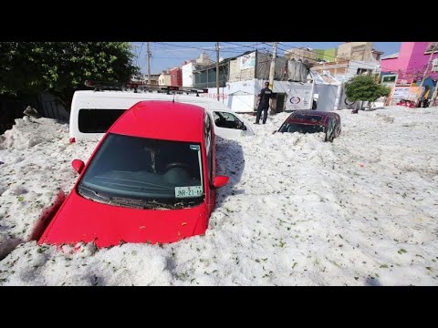 Hagelsturm: Mexikanische Stadt Guadalajara unter Hagel  ...