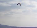 Gleitschirmfliegen an einem Hang, an dem nur \"Hopser\" gehen
