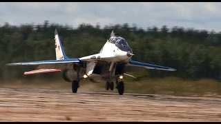 0:04 / 1:42 Spectacular VERTICAL Takeoff MiG-29/ Крутой взлет на МиГ-29 с полупетлей!