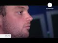 علماء الآثار ما تحت البحارالأوروبيون طوروا تقنية معقدة جديدة كاميرا تلتقط و تخزن صورا ثلاثية الأبعاد عبر غواصات آلية . تصور حطام السفن تحت البحر.....ثورة علمية في مجال آثار ما تحت البحار .مهمة اليوم ستسبر أغوار حطام باخرة...كوربيتا ....السفينة التجارية التي غرقت قبل أزيد من ألفين و مائة عام . يورونيوز تابعت العلماء الذين طبقواالمشروع الأوروبي فنيوس . فوتوريس تقترح عليكم هذا الأسبوع