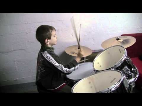 Billionaire spielt 6 jähriger auf schlagzeug HD