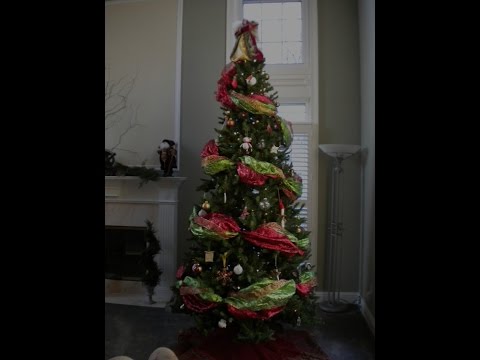 how to put ribbon on a christmas tree vertically