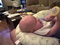 videos de Self-Feeding by a Human Infant (Male) No. 4