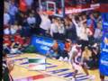 videos de LEBRON JAMES DUNKS FROM THE FREE THROW www.PaysCashDaily.com