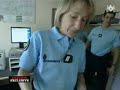 http://www.forum-transports.com - enqu�te exclusive ( bernard de la villardi�re ) - routiers : les transports de tous les dangers. - - en vingt ans, le volume de marchandises transport�es par la route a doubl� en france, le nombre de poids lourds a logiquement suivi cette courbe ascendante. le m�tier de chauffeur routier s'en est trouv� complexifi�. risques d'accidents, vols dans les remorques, trajets �puisants : la vie du routier n'est pas facile. http://www.forum-transports.com -