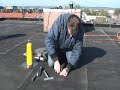 De Twistfix is revolutionair in functionaliteit en snelheid van monteren, met een (1) anker wordt dit dakborgpunt solide bevestigd aan de onderliggende dakconstructie ! TECHNISCHE SPECIFICATIES ▪ Op de dakbedekking en mechanische verankering middels een (1) anker. ▪ Duidelijke signaalgele kleur; vooral geschikt voor grind- en groendaken. ▪ Ook inzetbaar als gebiedsbegrenzer. ▪ Zeer snel te monteren. ▪ Gebruiksvriendelijk en eenvoudig in gebruik. ▪ Eenvoudig en volledig waterdicht af te werken. ▪ Geschikt voor elk type dakbedekking. ▪ Geen koudebrug werking. ▪ Na installatie is een trekproef conform de EN 795 mogelijk. ▪ Geschikt voor twee (2) personen. ▪ Gecertificeerd conform de EN 795 klasse A en C. ▪ Twistfix EN 795 klasse C is toepasbaar als tijdelijk lijnsysteem. ▪ Gepatenteerd. EYECATCHER BV Teddingtonweg 28G 2421 LL Nieuwkoop The Netherlands www.eyecatchersafety.com