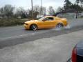 videos de 07 Mustang GT burnout