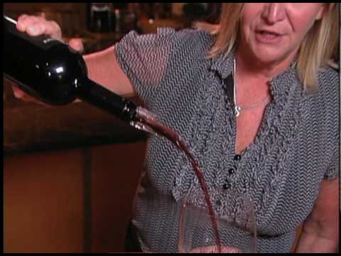 how to properly aerate wine