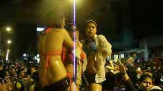 เด็กสีลมโชว์เสียวรับสงกรานต์แก้ผ้าโชว์