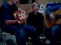 Heinis beim Gitarre spielen ^^