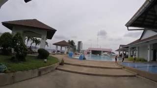 La piscine du Mike shopping mall